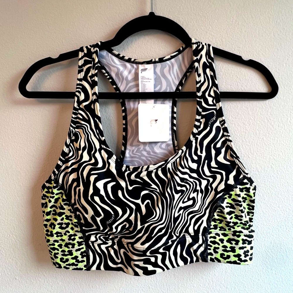 Fabletics On-The-Go Medium Impact Sports Bra (size L)